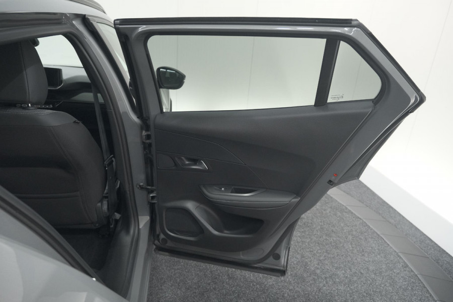 Peugeot 2008 PureTech 130 EAT8 Allure | 360 Camera | Adaptieve Cruise Control | Navigatie