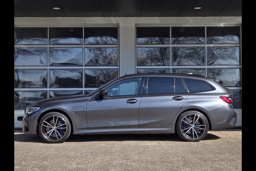 BMW 3 Serie Touring 330e xDrive M SPORT | PANORAMA | LASER | DRIVING ASS. PROF | HARMAN KARDON |