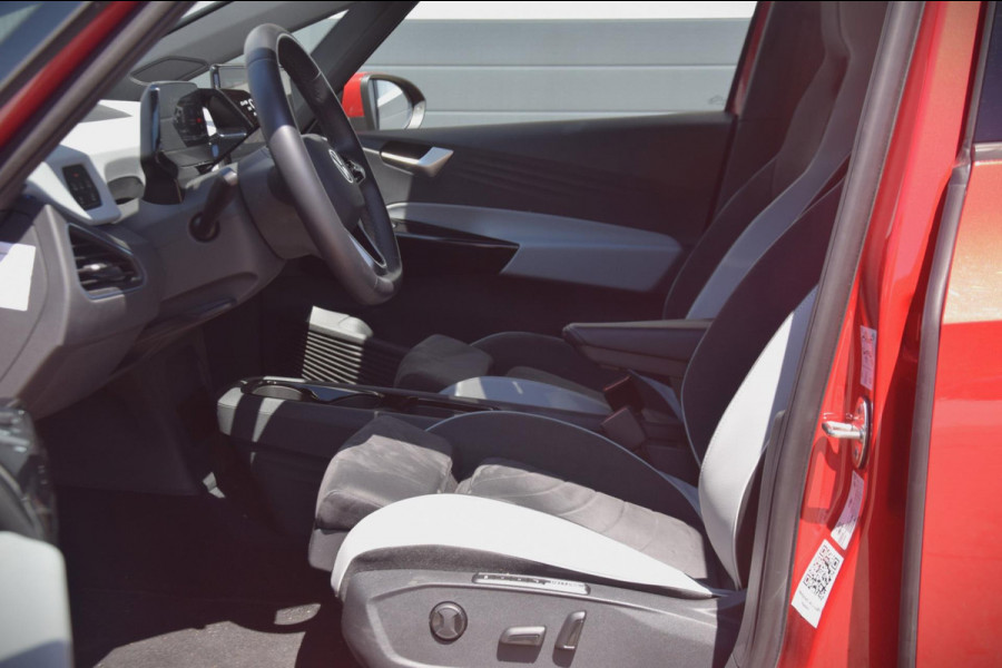 Volkswagen ID.3 Pure 45 kWh SCHAALSTOELEN/IQ LED KOPLAMPEN/CAMERA/KEYLESS