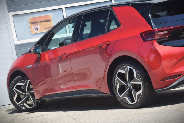 Volkswagen ID.3 Pure 45 kWh SCHAALSTOELEN/IQ LED KOPLAMPEN/CAMERA/KEYLESS