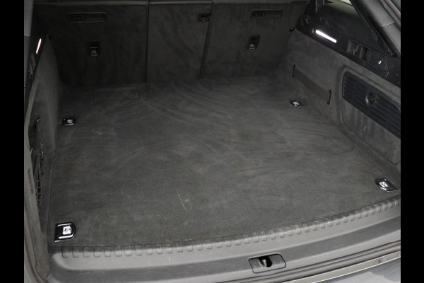 Audi A6 55 TFSIe S Line | 367pk | Trekhaak | Stoel & stuurverwarming | Adaptive cruise | Camera | Matrix LED | Carplay | Sportstoelen | Half leder | Navigatie