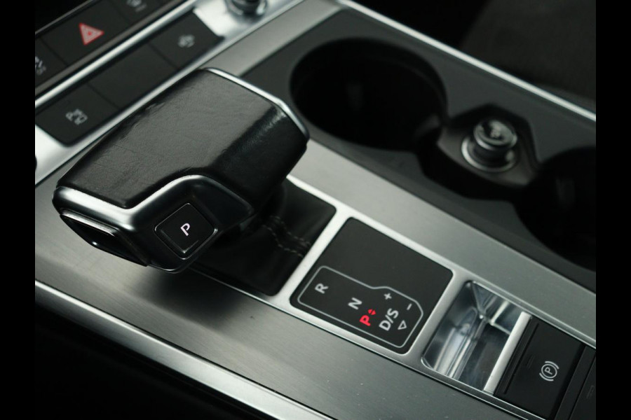 Audi A6 55 TFSIe S Line | 367pk | Trekhaak | Stoel & stuurverwarming | Adaptive cruise | Camera | Matrix LED | Carplay | Sportstoelen | Half leder | Navigatie