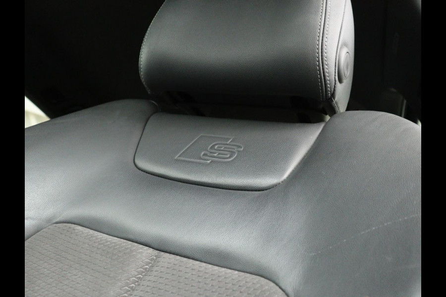 Audi A6 55 TFSIe S Line | 367pk | Trekhaak | Stoel & stuurverwarming | Adaptive cruise | Camera | Matrix LED | Carplay | Sportstoelen | Half leder | Navigatie