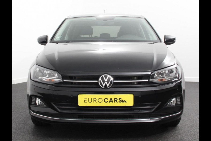 Volkswagen Polo 1.0 TSI 110pk Highline Navigatie Apple Carplay/Android Auto Parkeersensoren Stoelverwarming Ledverlichting Getinte ramen Climate Control