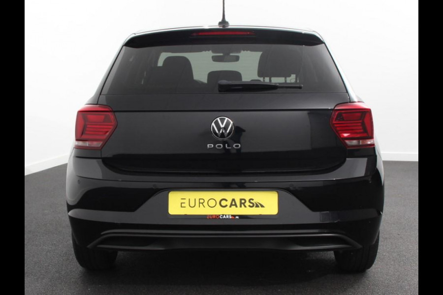 Volkswagen Polo 1.0 TSI 110pk Highline Navigatie Apple Carplay/Android Auto Parkeersensoren Stoelverwarming Ledverlichting Getinte ramen Climate Control