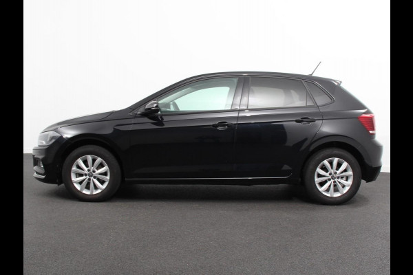 Volkswagen Polo 1.0 TSI 110pk Highline Navigatie Apple Carplay/Android Auto Parkeersensoren Stoelverwarming Ledverlichting Getinte ramen Climate Control