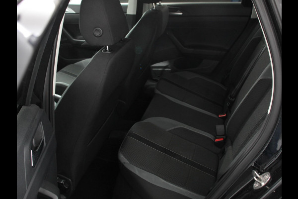 Volkswagen Polo 1.0 TSI 110pk Highline Navigatie Apple Carplay/Android Auto Parkeersensoren Stoelverwarming Ledverlichting Getinte ramen Climate Control