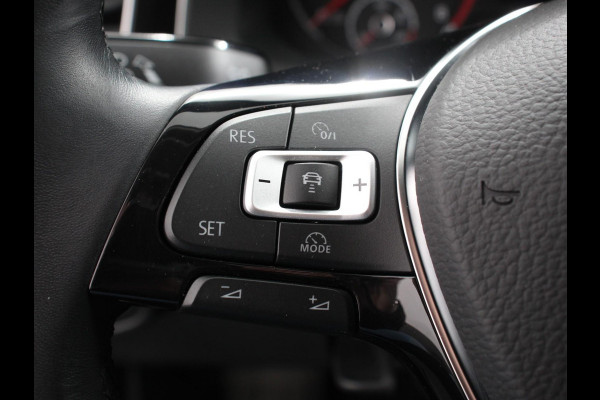 Volkswagen Polo 1.0 TSI 110pk Highline Navigatie Apple Carplay/Android Auto Parkeersensoren Stoelverwarming Ledverlichting Getinte ramen Climate Control