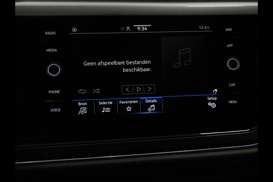 Volkswagen Polo 1.0 TSI 110pk Highline Navigatie Apple Carplay/Android Auto Parkeersensoren Stoelverwarming Ledverlichting Getinte ramen Climate Control