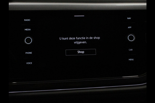 Volkswagen Polo 1.0 TSI 110pk Highline Navigatie Apple Carplay/Android Auto Parkeersensoren Stoelverwarming Ledverlichting Getinte ramen Climate Control