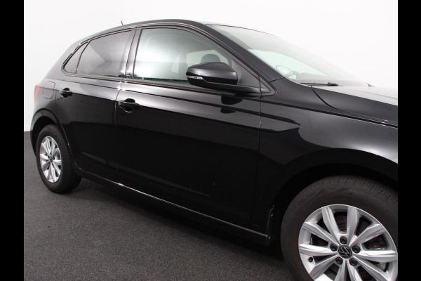 Volkswagen Polo 1.0 TSI 110pk Highline Navigatie Apple Carplay/Android Auto Parkeersensoren Stoelverwarming Ledverlichting Getinte ramen Climate Control