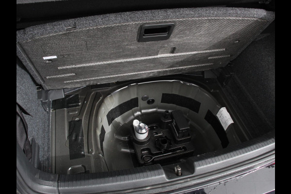 Volkswagen Polo 1.0 TSI 110pk Highline Navigatie Apple Carplay/Android Auto Parkeersensoren Stoelverwarming Ledverlichting Getinte ramen Climate Control