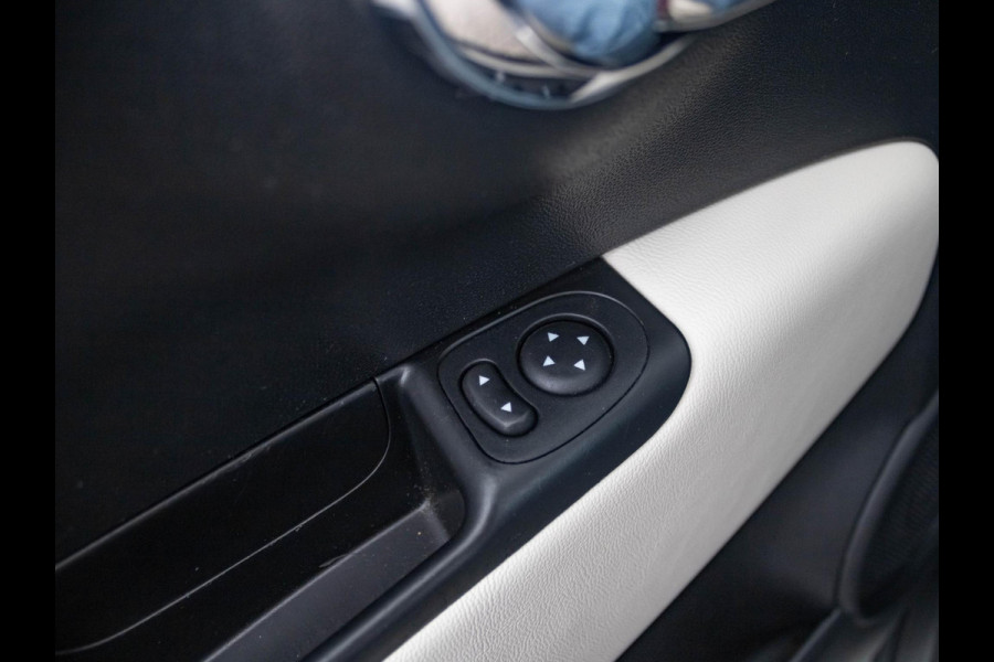 Fiat 500 Hybrid Dolcevita | Airco | Cruise | Schuif/Kanteldak | PDC | 16" | Apple Carplay