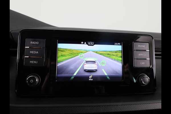 Škoda Kamiq 1.0 TSI Ambition 110 pk | Navigatie via App | Parkeersensoren achter | Cruise control | LED koplampen | Apple Carplay/Android Auto |