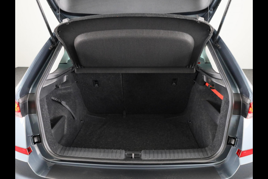 Škoda Kamiq 1.0 TSI Ambition 110 pk | Navigatie via App | Parkeersensoren achter | Cruise control | LED koplampen | Apple Carplay/Android Auto |