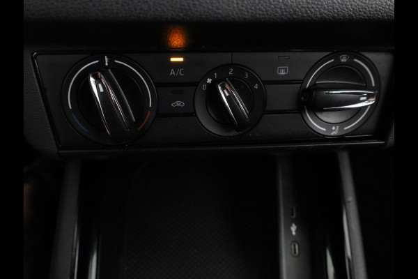 Škoda Kamiq 1.0 TSI Ambition 110 pk | Navigatie via App | Parkeersensoren achter | Cruise control | LED koplampen | Apple Carplay/Android Auto |