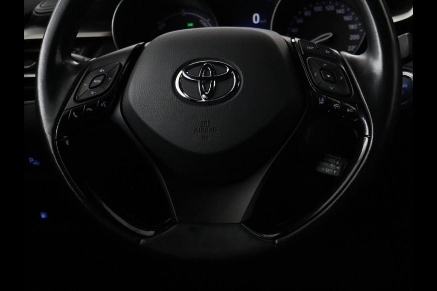 Toyota C-HR 1.8 Hybrid Style | Stoelverwarming | Navigatie | Adaptive cruise | Camera | Trekhaak | JBL audio | Dodehoek detectie | Keyless