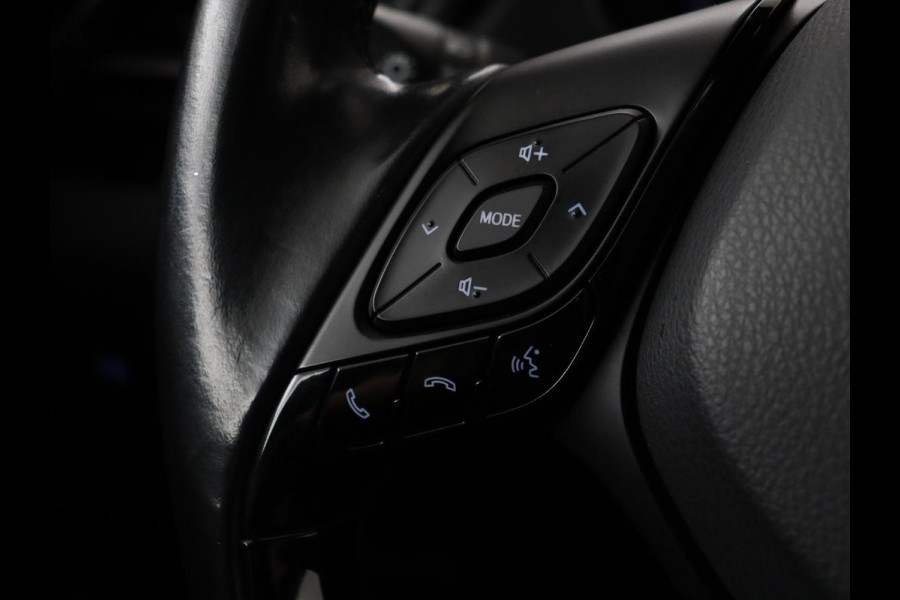 Toyota C-HR 1.8 Hybrid Style | Stoelverwarming | Navigatie | Adaptive cruise | Camera | Trekhaak | JBL audio | Dodehoek detectie | Keyless