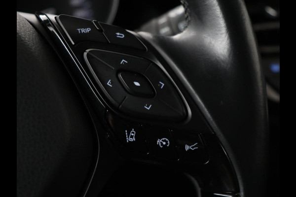 Toyota C-HR 1.8 Hybrid Style | Stoelverwarming | Navigatie | Adaptive cruise | Camera | Trekhaak | JBL audio | Dodehoek detectie | Keyless