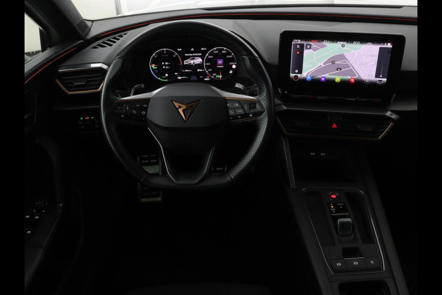 CUPRA Leon 1.4 e-Hybrid | Camera | Adaptive cruise | Stuurverwarming | Navigatie | Sfeerverlichting | Keyless | Full LED | PHEV
