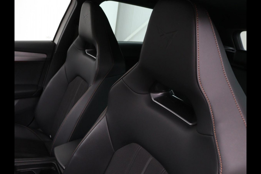 CUPRA Leon 1.4 e-Hybrid | Camera | Adaptive cruise | Stuurverwarming | Navigatie | Sfeerverlichting | Keyless | Full LED | PHEV