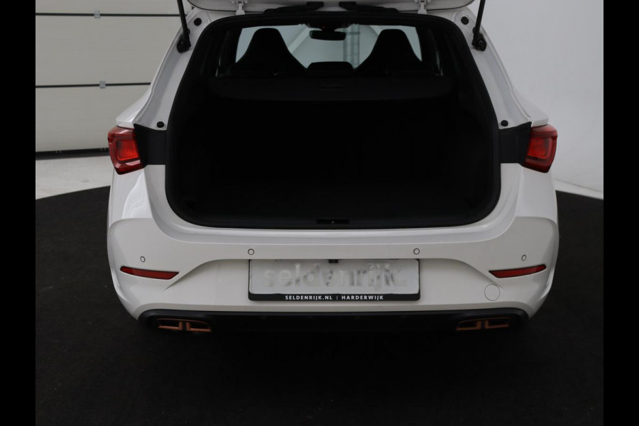 CUPRA Leon 1.4 e-Hybrid | Camera | Adaptive cruise | Stuurverwarming | Navigatie | Sfeerverlichting | Keyless | Full LED | PHEV
