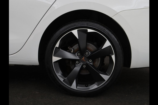 CUPRA Leon 1.4 e-Hybrid | Camera | Adaptive cruise | Stuurverwarming | Navigatie | Sfeerverlichting | Keyless | Full LED | PHEV