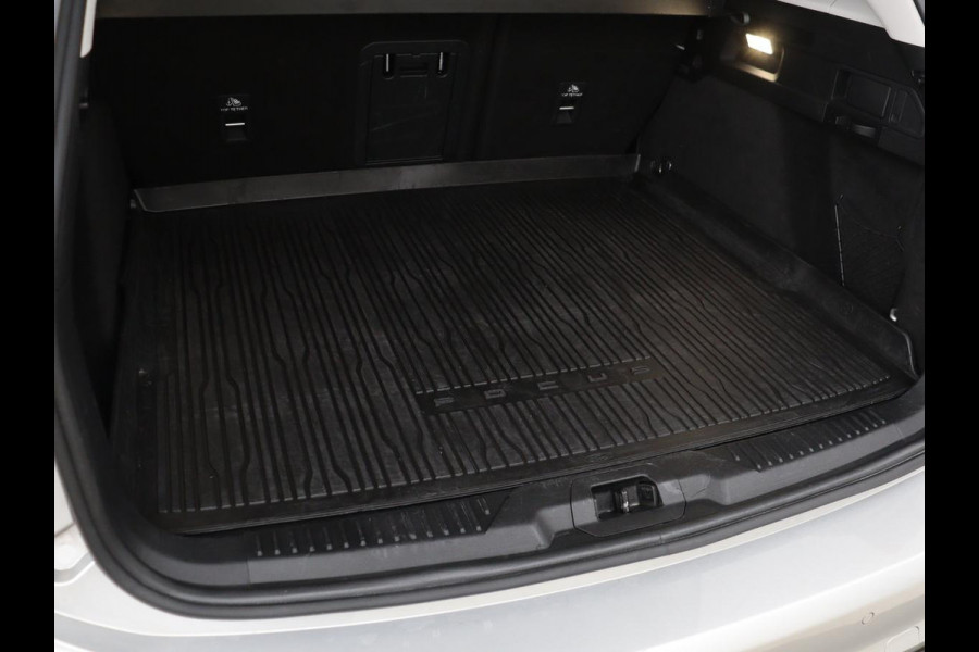 Ford Focus 1.0 EcoBoost Hybrid Titanium Style | Stoel & stuurverwarming | Camera | Full LED | Carplay | Climate control | Navigatie | Park Assist | Getint glas