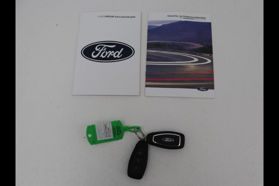 Ford Focus 1.0 EcoBoost Hybrid Titanium Style | Stoel & stuurverwarming | Camera | Full LED | Carplay | Climate control | Navigatie | Park Assist | Getint glas