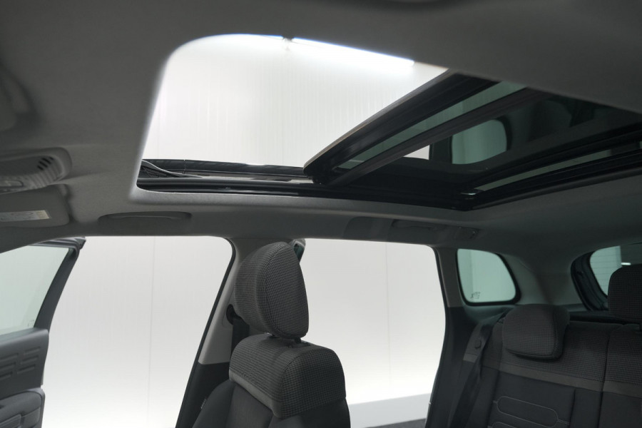 Citroën C3 Aircross PureTech 110 EAT6 Shine | Trekhaak | Panoramadak | Head-Up Display | Camera | Navigatie