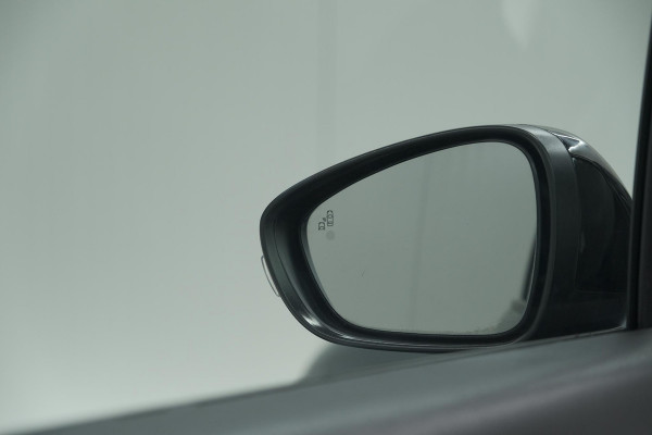 Citroën C3 Aircross PureTech 110 EAT6 Shine | Trekhaak | Panoramadak | Head-Up Display | Camera | Navigatie