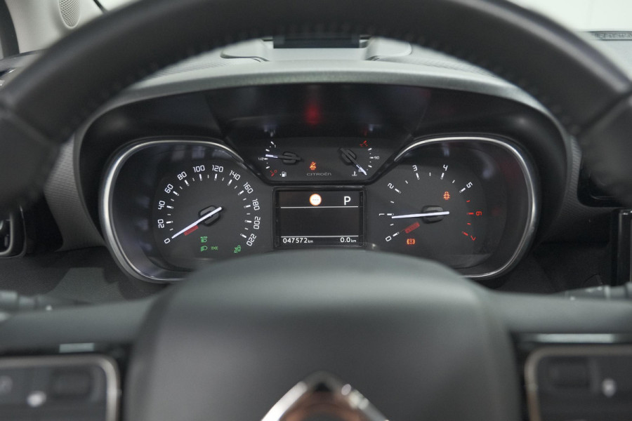 Citroën C3 Aircross PureTech 110 EAT6 Shine | Trekhaak | Panoramadak | Head-Up Display | Camera | Navigatie