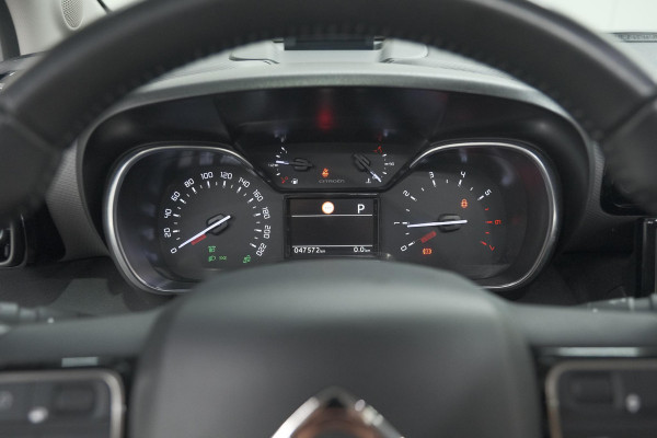 Citroën C3 Aircross PureTech 110 EAT6 Shine | Trekhaak | Panoramadak | Head-Up Display | Camera | Navigatie