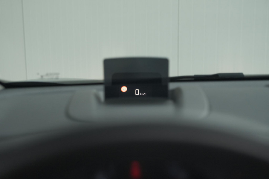 Citroën C3 Aircross PureTech 110 EAT6 Shine | Trekhaak | Panoramadak | Head-Up Display | Camera | Navigatie