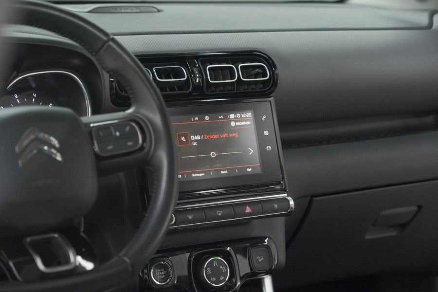Citroën C3 Aircross PureTech 110 EAT6 Shine | Trekhaak | Panoramadak | Head-Up Display | Camera | Navigatie