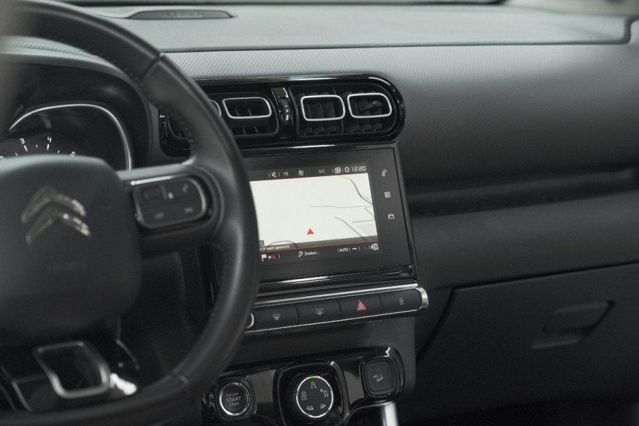 Citroën C3 Aircross PureTech 110 EAT6 Shine | Trekhaak | Panoramadak | Head-Up Display | Camera | Navigatie
