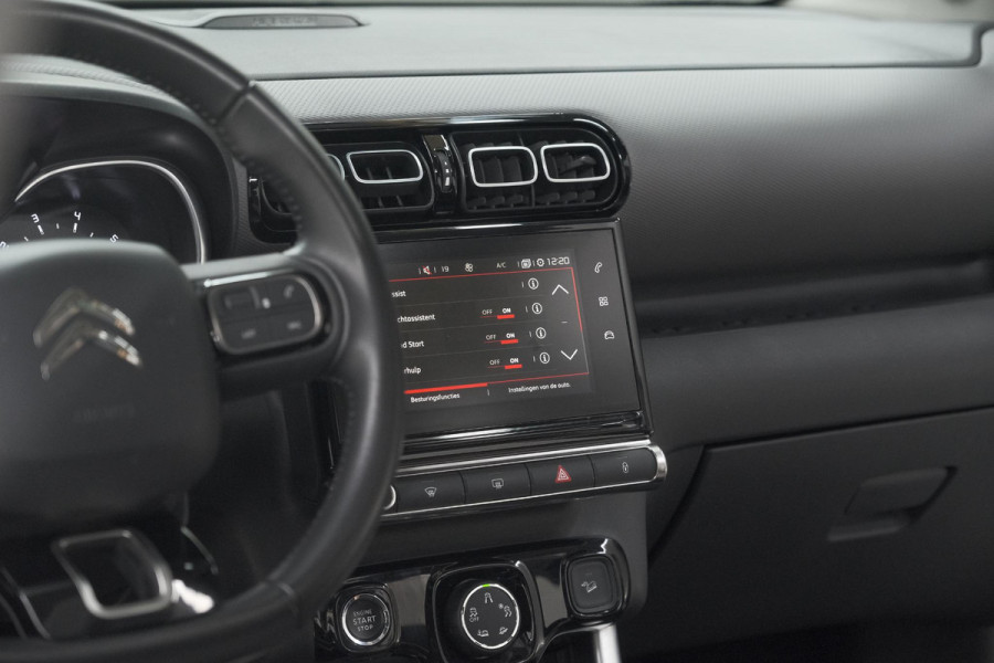 Citroën C3 Aircross PureTech 110 EAT6 Shine | Trekhaak | Panoramadak | Head-Up Display | Camera | Navigatie