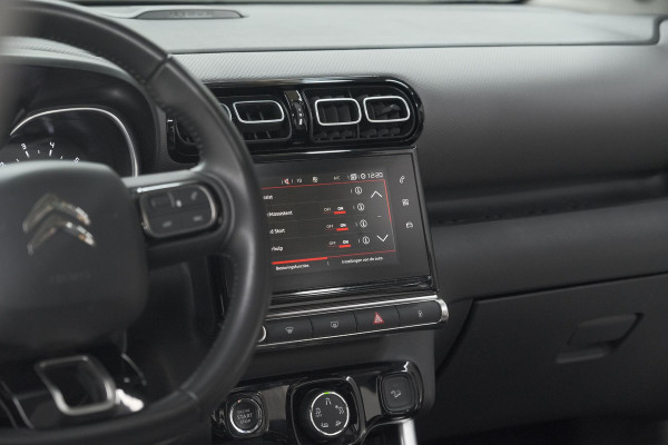 Citroën C3 Aircross PureTech 110 EAT6 Shine | Trekhaak | Panoramadak | Head-Up Display | Camera | Navigatie