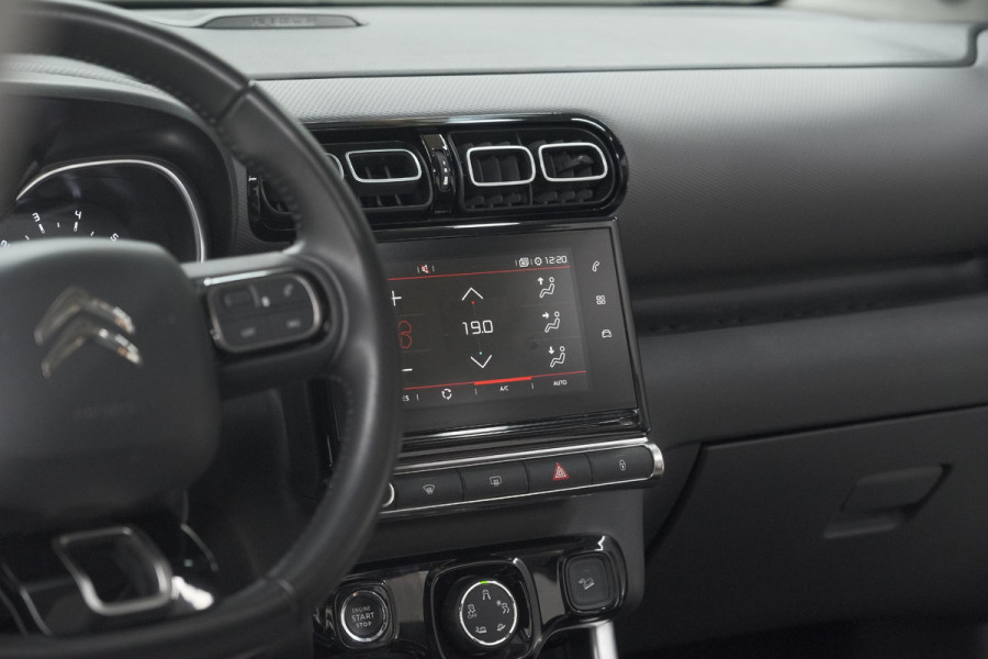 Citroën C3 Aircross PureTech 110 EAT6 Shine | Trekhaak | Panoramadak | Head-Up Display | Camera | Navigatie