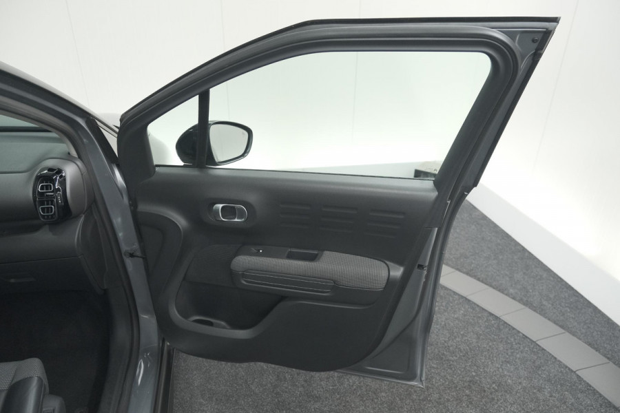 Citroën C3 Aircross PureTech 110 EAT6 Shine | Trekhaak | Panoramadak | Head-Up Display | Camera | Navigatie