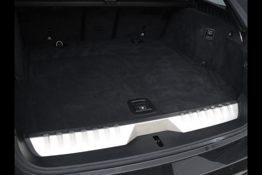 BMW 5 Serie 530e xDrive M Sport | Leder | Stoel & stuurverwarming | Sfeerverlichting | Adaptief LED | Carplay | Camera | Live cockpit | Navigatie