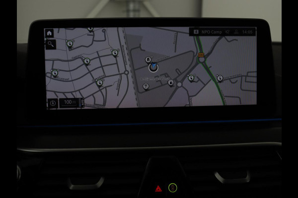 BMW 5 Serie 530e xDrive M Sport | Leder | Stoel & stuurverwarming | Sfeerverlichting | Adaptief LED | Carplay | Camera | Live cockpit | Navigatie