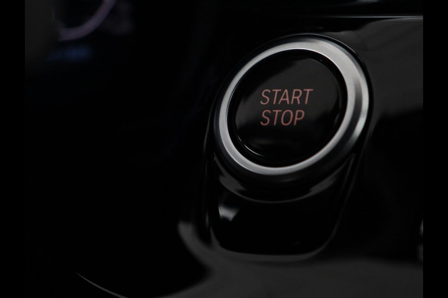 BMW 5 Serie 530e xDrive M Sport | Leder | Stoel & stuurverwarming | Sfeerverlichting | Adaptief LED | Carplay | Camera | Live cockpit | Navigatie