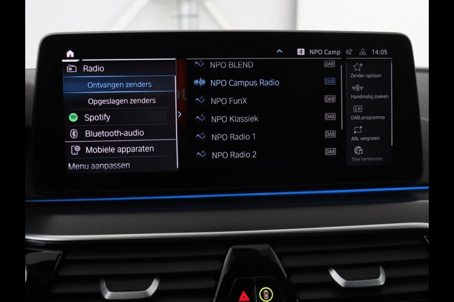 BMW 5 Serie 530e xDrive M Sport | Leder | Stoel & stuurverwarming | Sfeerverlichting | Adaptief LED | Carplay | Camera | Live cockpit | Navigatie