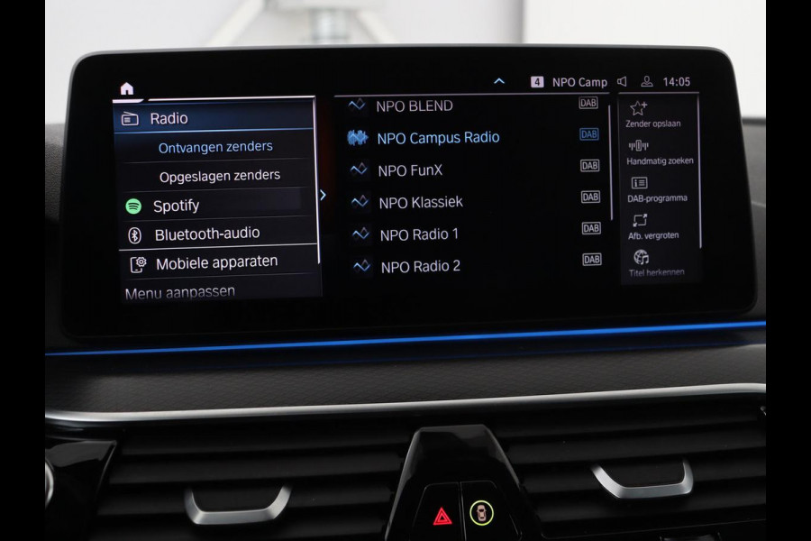 BMW 5 Serie 530e xDrive M Sport | Leder | Stoel & stuurverwarming | Sfeerverlichting | Adaptief LED | Carplay | Camera | Live cockpit | Navigatie