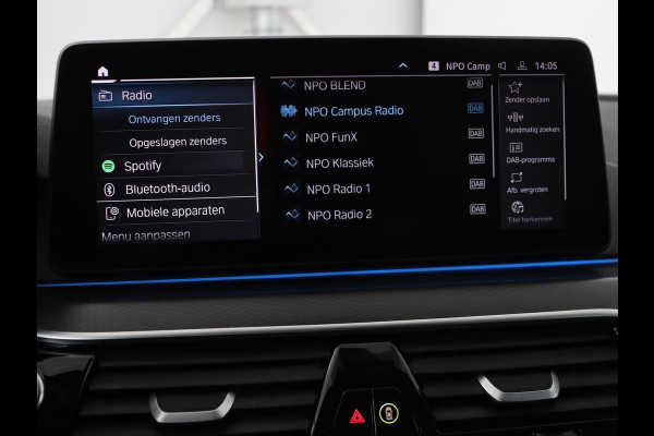 BMW 5 Serie 530e xDrive M Sport | Leder | Stoel & stuurverwarming | Sfeerverlichting | Adaptief LED | Carplay | Camera | Live cockpit | Navigatie