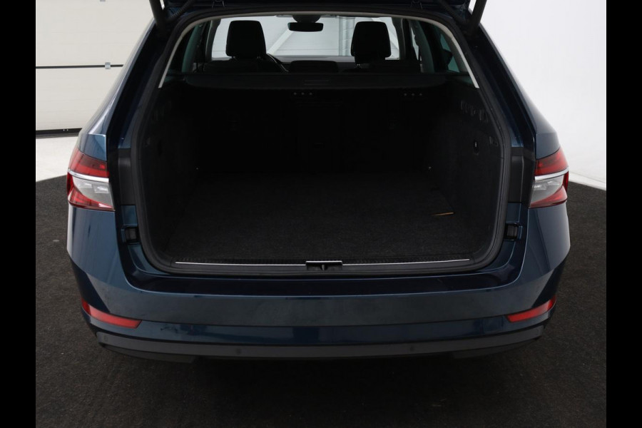 Škoda Superb 1.4 TSI iV Business Edition Plus | Panoramadak | Stoel & stuurverwarming | Adaptive cruise | Virtual Cockpit | Canton Sound | Memory | Carplay | Achterbankverwarming | Navigatie