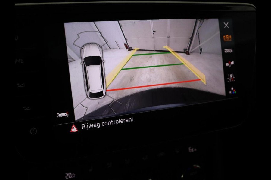 Škoda Superb 1.4 TSI iV Business Edition Plus | Panoramadak | Stoel & stuurverwarming | Adaptive cruise | Virtual Cockpit | Canton Sound | Memory | Carplay | Achterbankverwarming | Navigatie