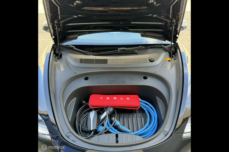 Tesla Model 3 Performance ZWART MiC X-TREME ACHTERLICHT+EAP
