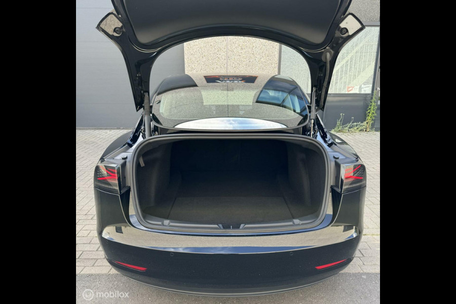 Tesla Model 3 Performance ZWART MiC X-TREME ACHTERLICHT+EAP
